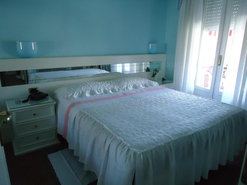 Hotel Matilde Marina di Massa Pokoj fotografie